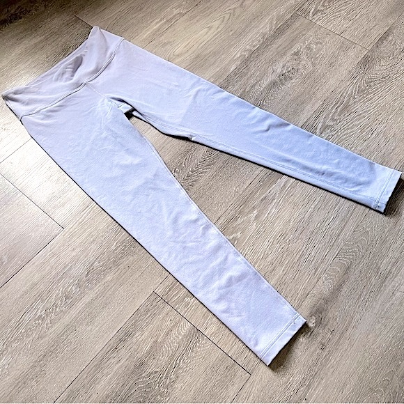 ARITZIA • TNA • Atmosphere Leggings *26” • Size Small • Very Light Purple-Blue - Picture 16 of 16